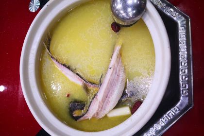 银杏乌鱼庄(湖滨路店)