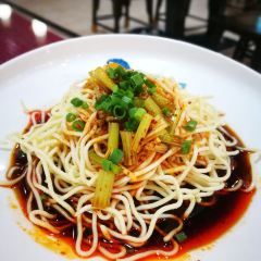 YILAOMATIHUA User Photo