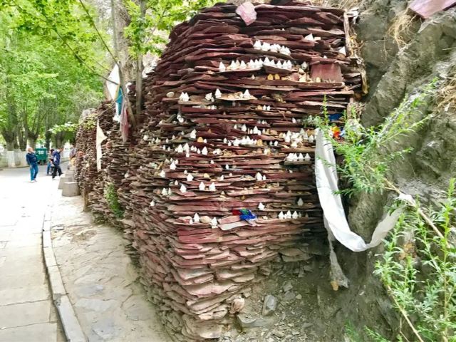 魯普岩寺