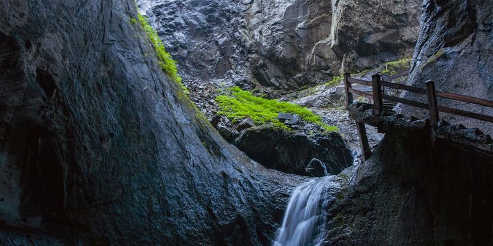 Four Hole Gorge