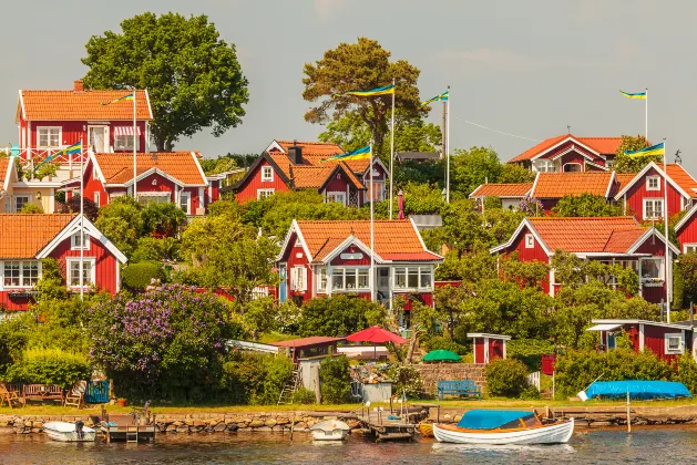 Vé máy bay Ronneby Brindisi