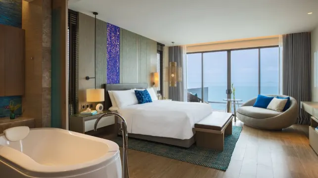 รีวิว Renaissance Pattaya Resort & Spa สัมผัสความหรูติดริมหาด