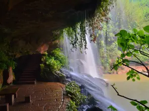 Water Curtain Cave