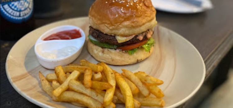 Kausi Dreamers Terrace Cafe