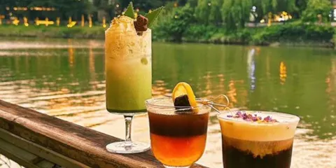 喜出望外. 咖酒驛站（工農店）