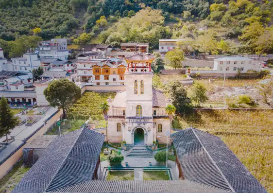 Hotels near Cizhong Village