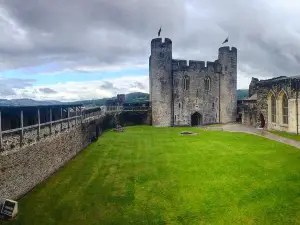 Castell Caerffili / Caerphilly Castle