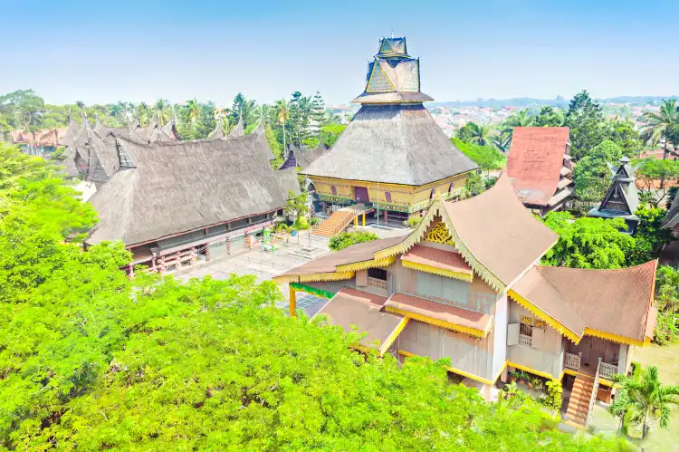 Hotels in der Nähe von Museum Pusaka