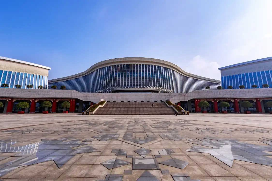 Hotels near Enshi Museum