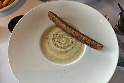 天空之城·全景旋转餐厅