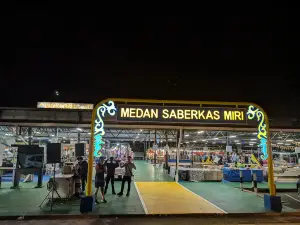 Saberkas Night Market
