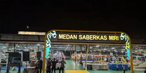 Saberkas Night Market
