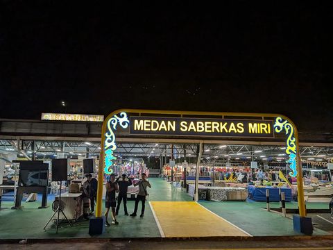Saberkas Night Market