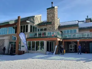 Popular Ski Resorts in Edmonton