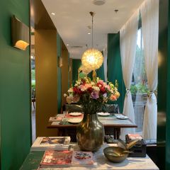 Queen·Cheuk Yuet User Photo