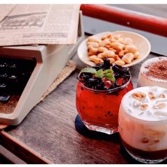 Saigon Retro Cafe User Photo