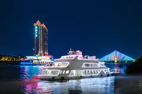 Yongjiang Night Tour