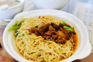 牛腩竹升撈麵