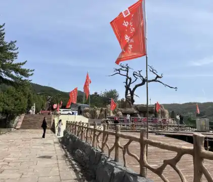 鄰近萬人商廈的酒店