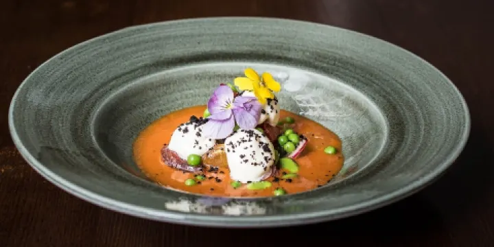 TNQ RESTAURANT & BAR