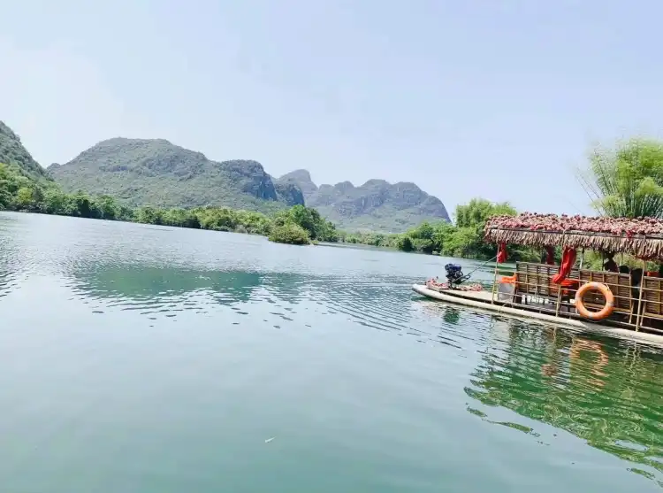 Hotels near Ruyi Island