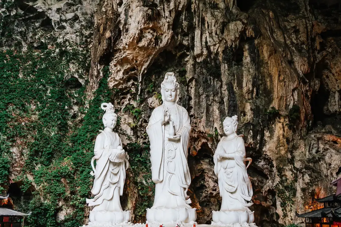 Hotels near Guanyin Cave