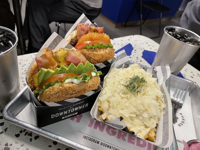 청담 수제버거 맛집 “다운타우너”