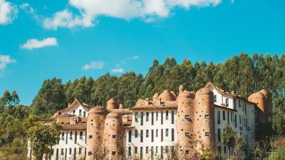 [Private car tour] Maitreya East Wind Charm + Jinping Mountain Maitreya Buddha one-day tour