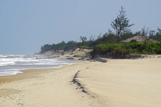 สะพานตรังเตียน โรงแรมใกล้เคียง