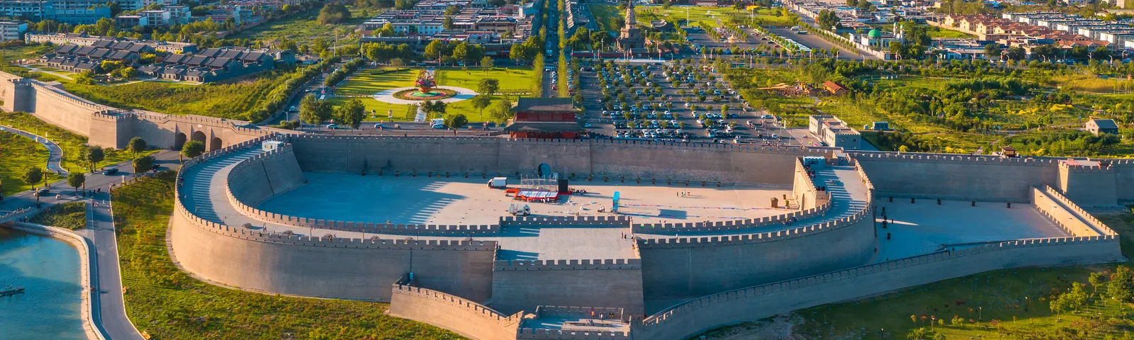 ЧжэндинТуристические услуги