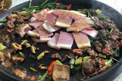 苗家特色土烙鍋