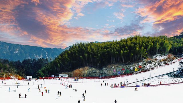 Skiing in Anqing