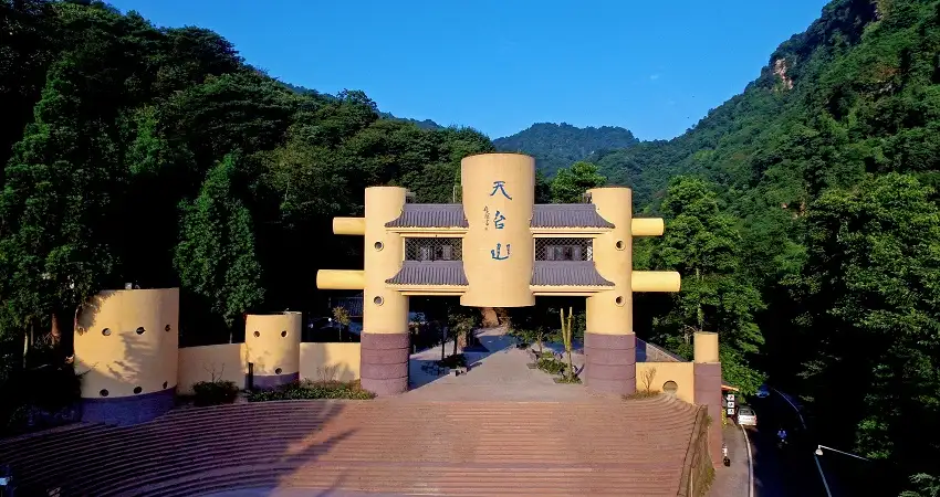 1_Tiantai Mountain Tourist Attraction