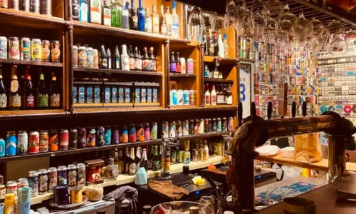 UPSTAIRS PUB
