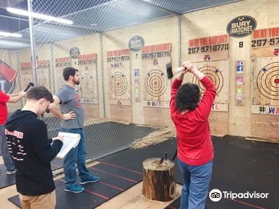 Bury The Hatchet Bensalem - Axe Throwing