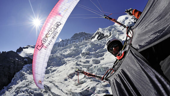 Paragliding in Switzerland