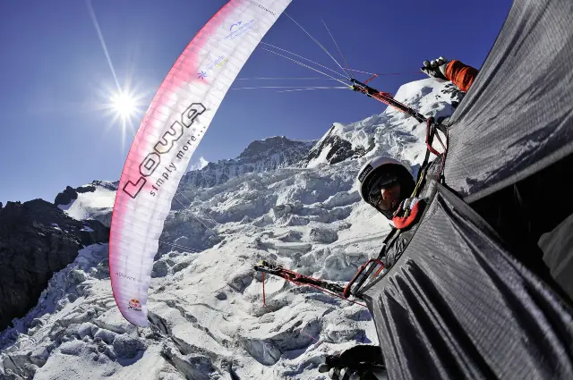 Paragliding in Switzerland