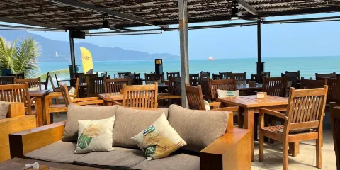 Esco Beach, Bar Lounge & Restaurant