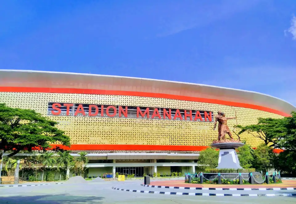 1_Stadion Manahan