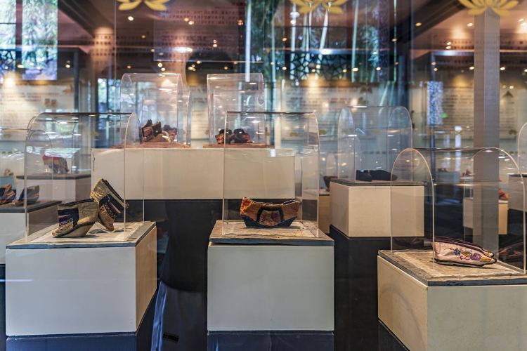 Three-inch Golden Lotus Shoes Museum