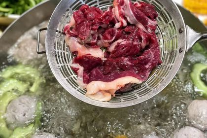 JinRi Niu Shi ChaoShan Xian Beef Hot Pot (JingAn Si)