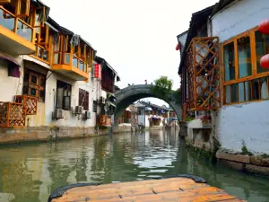 Flexible Half Day Tour to Zhujiajiao Water Town with Boat Ride from Shanghai