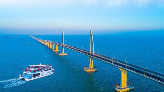 Zhuhai Private Day Tour: Hong Kong-Zhuhai-Macao Bridge, Yuanmingyuan Palace, and Macau Cruise
