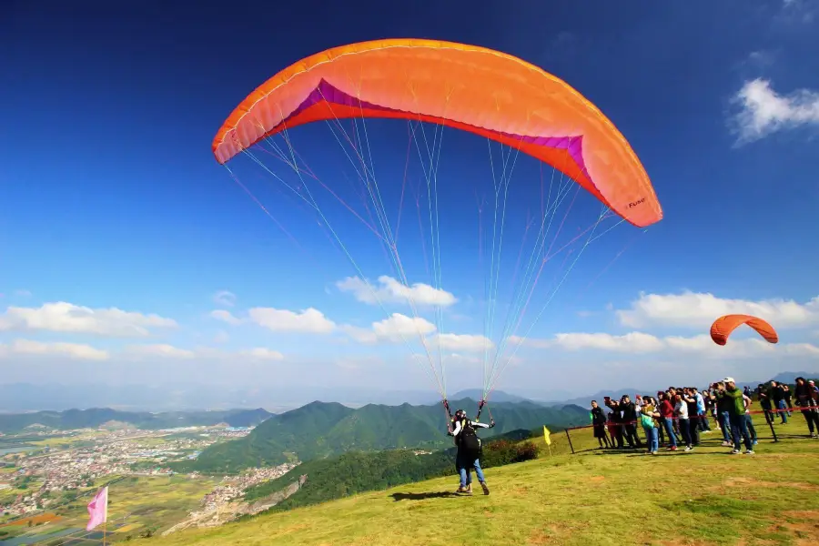 龍門尖峰山滑翔傘飛行基地