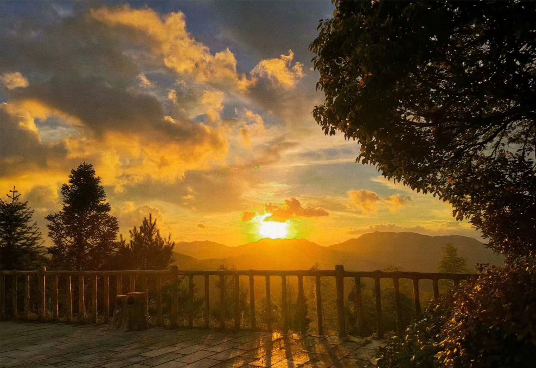 福州永泰中國雲頂+雲頂天池+花海梯田+七彩瀑穀一日遊