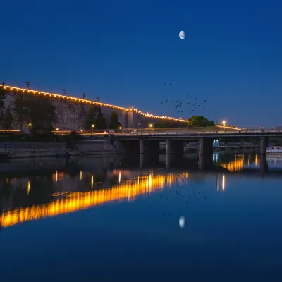 Yangzhou Crystal Slender West Lake Vientiane Hui Hotel