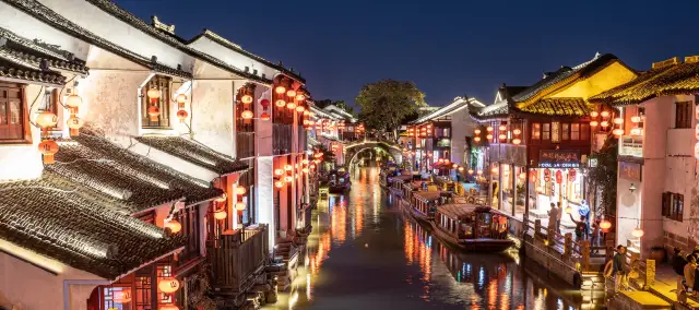 Sightseeing Boats in Suzhou