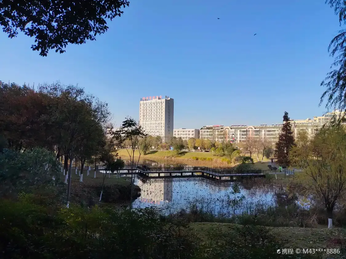 Các khách sạn gần Anlu Dean Plant Park