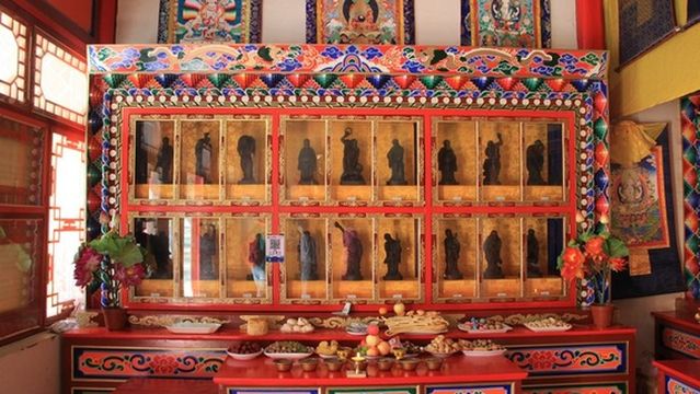 Courtyard of Quexi Living Buddha