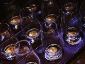 FIFTY-TWO Penthouse Bar